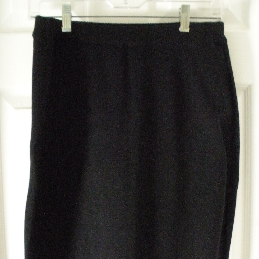 Women’s Outlander Black Knit Midi Skirt